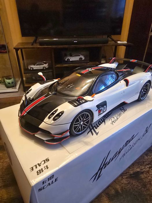 Pagani huayra bc lcd 1 18