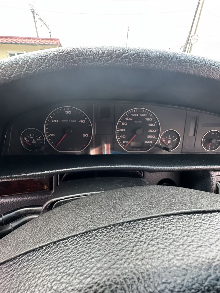 Автомобіль audi a4