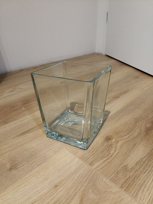 Kwadratowy wazon szklany 17x14cm