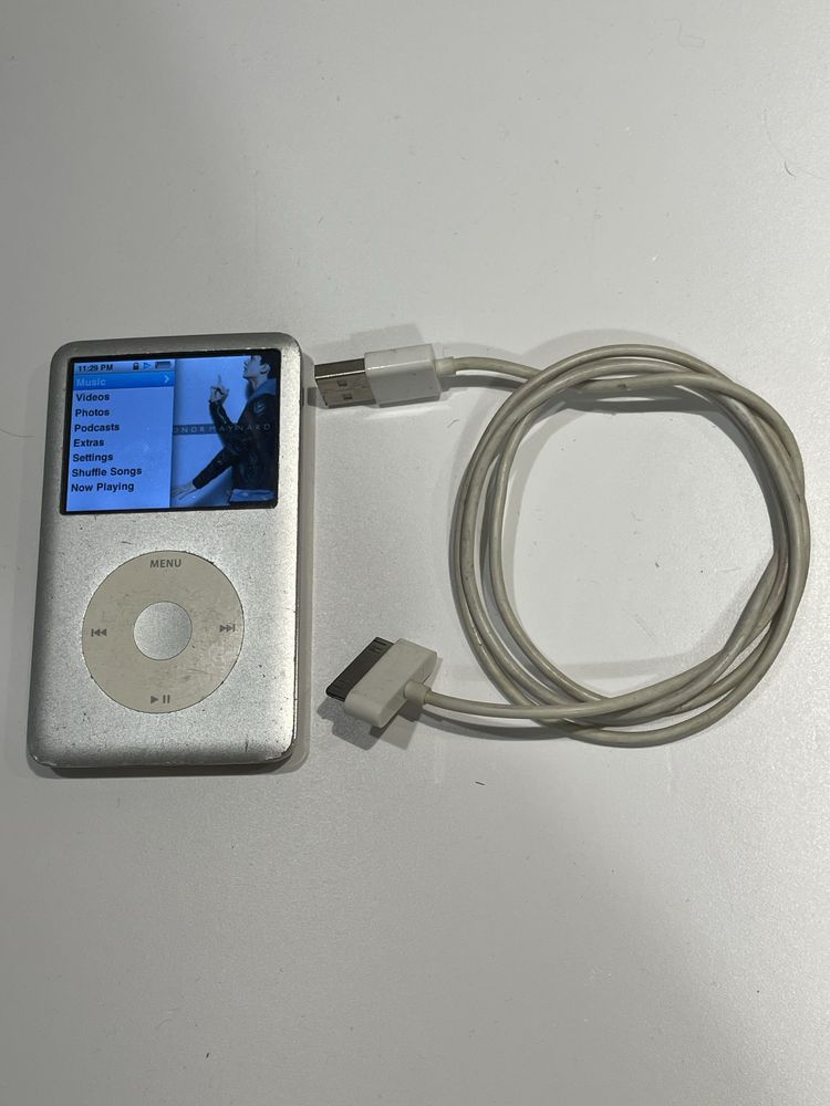 Ipod clasic 80GB z ładowarka i sluchawkami