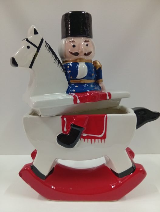 Bomboneira em porcelana