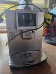 Ekspres ciśnieniowy do kawy DeLonghi Perfecta ESAM 5600