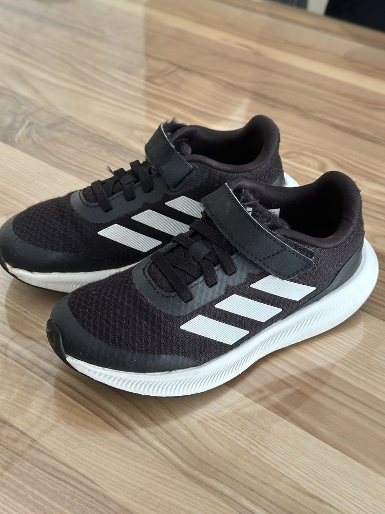 Кросівки Adidas, 30 розмір