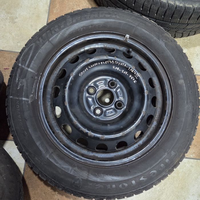 Kola toyota yaris felgi + opony  15 zima