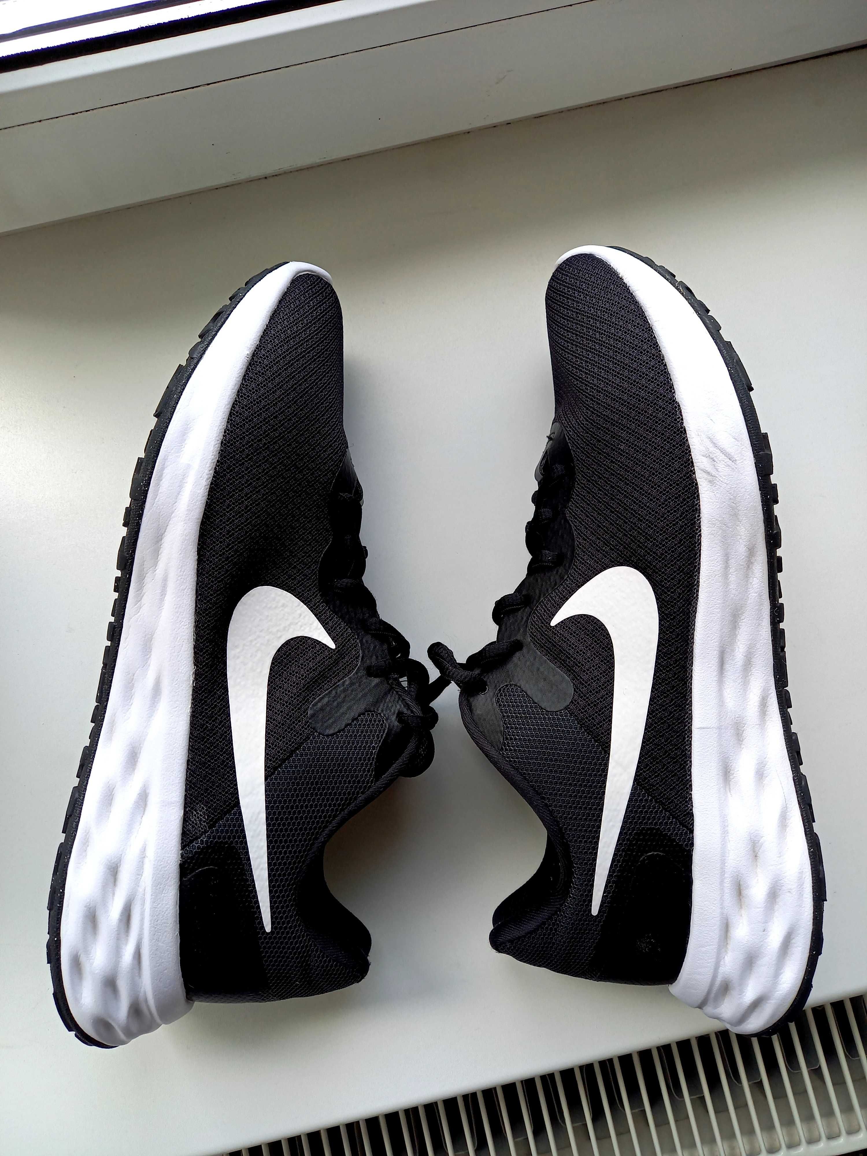 Кросівки Nike Revolution 6 44 розмір 28,5 см