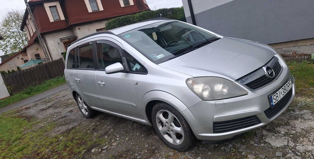 Opel Zafira B. 2006 r. 1.8 + LPG do 2034 r. 140 km 7 osobowy + hak
