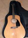 Guitarra Fender semi nova com saco e palhetas