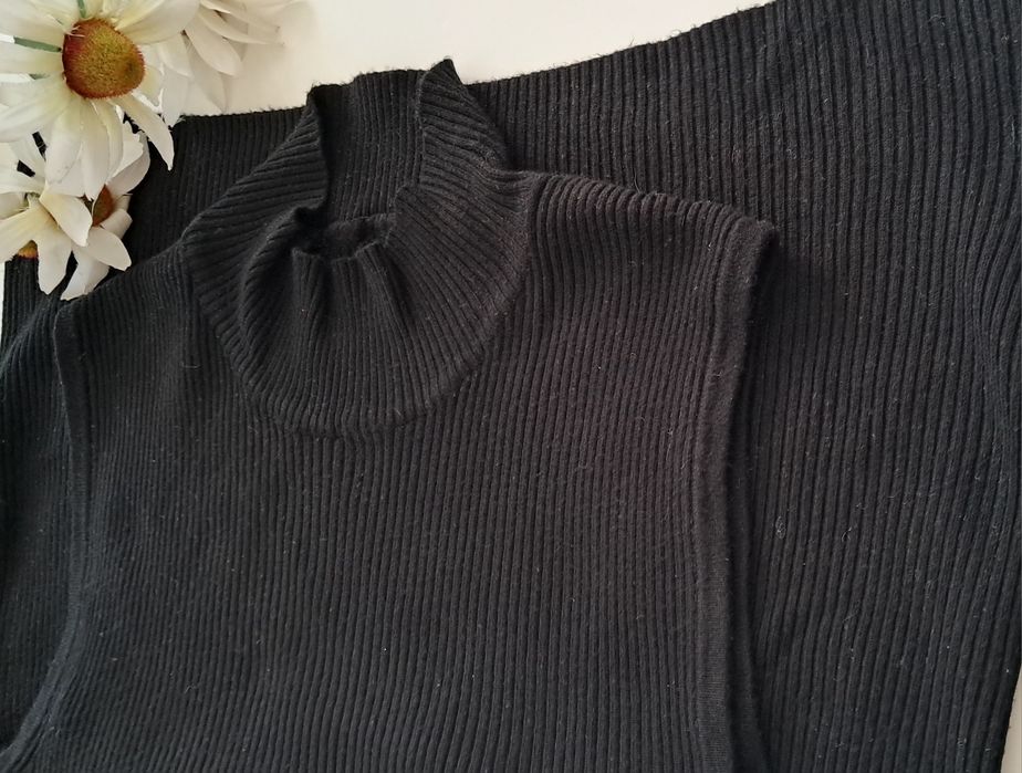 Półgolfik bluzeczka bez rękawów prążkowana