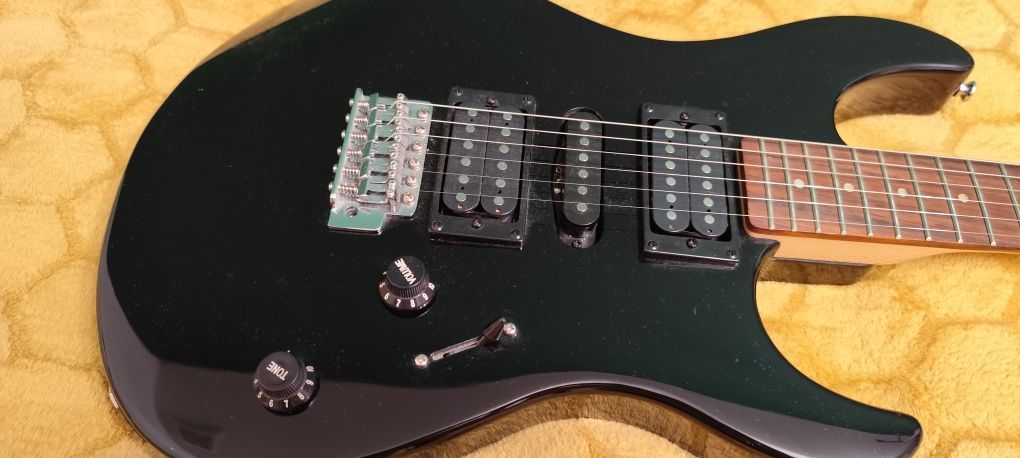 Gitara elektryczna YAMAHA ERG 121C