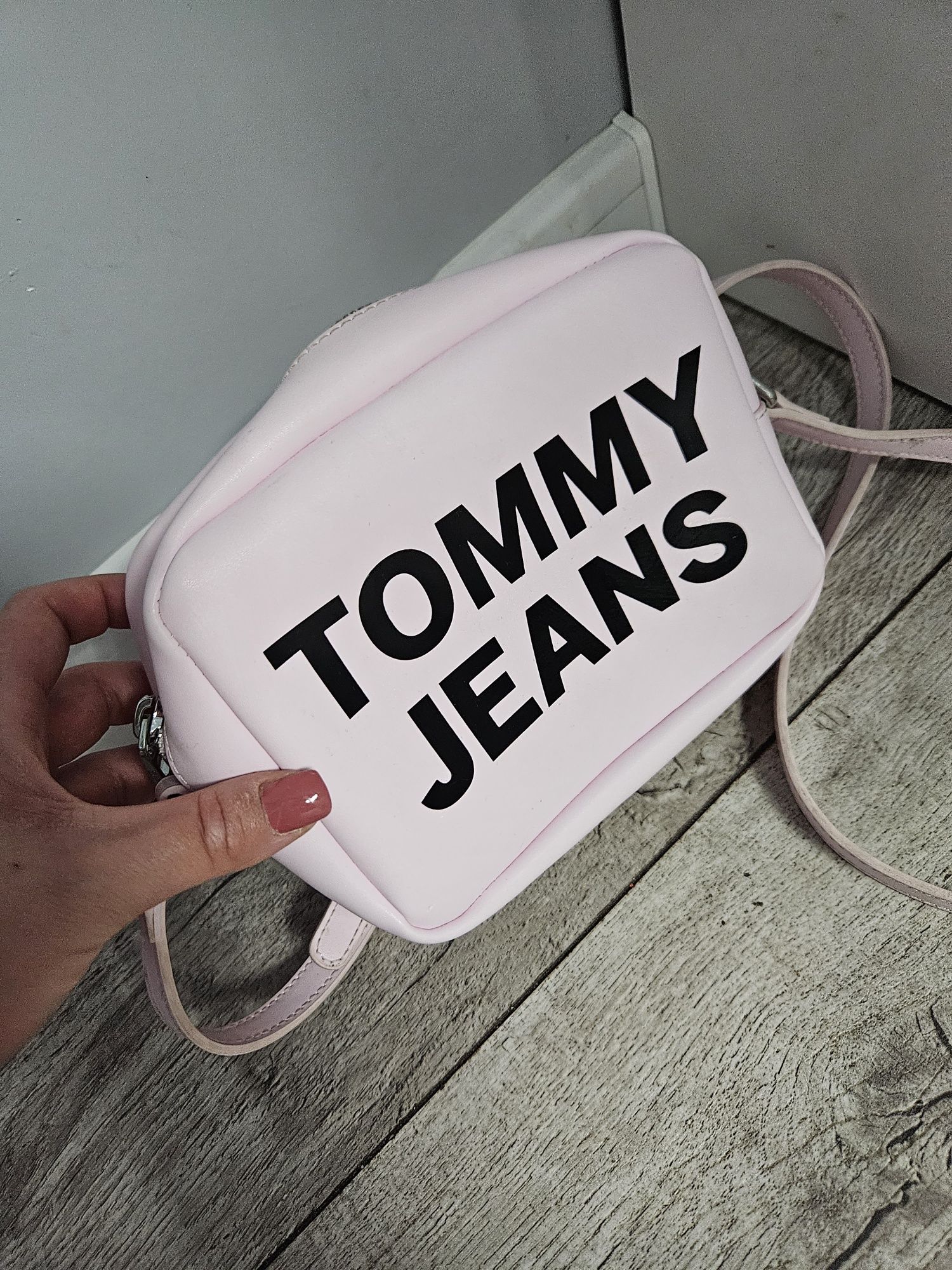 Różowa mini Oryginalna torebka Tommy Jeans różowa