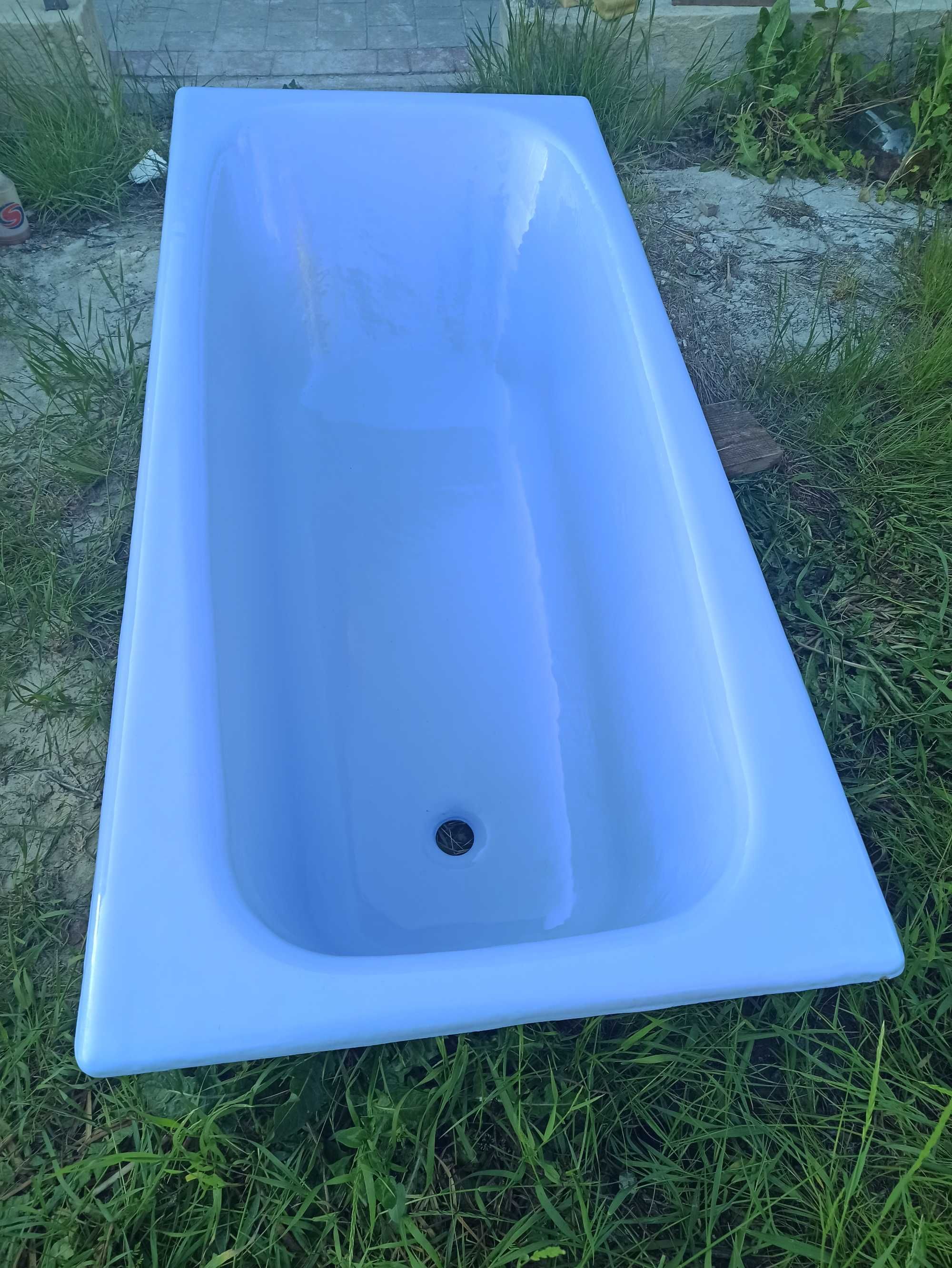 ваннна чавунна голубого кольору
