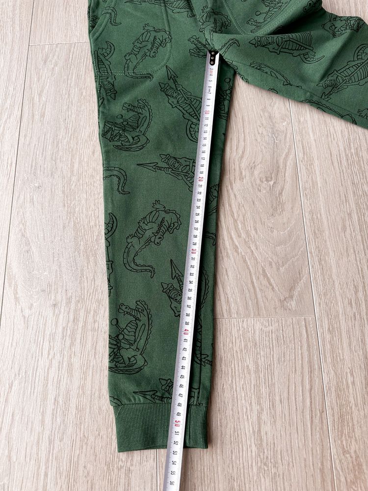 Spodnie 122 nowe dresy dresowe zielone w krokodyle aligator
