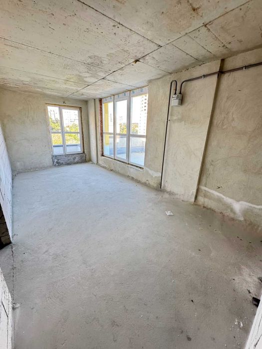 Продаж 2 кім. квартири з терасою в новобудові вул. Очеретяна