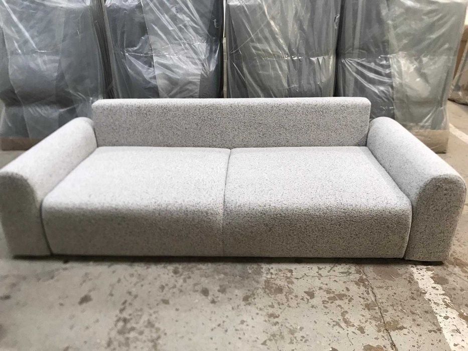 Piękna nowa sofa z funkcją spania