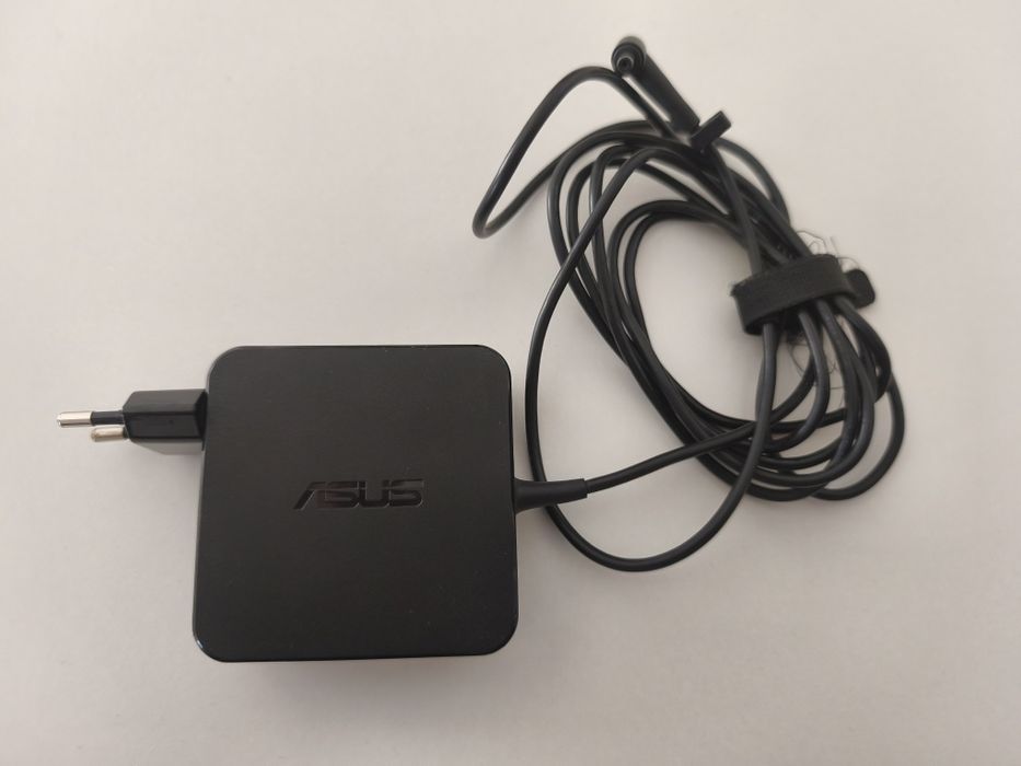 ASUS Intel Core I3 7100 U 2.40 GHZ