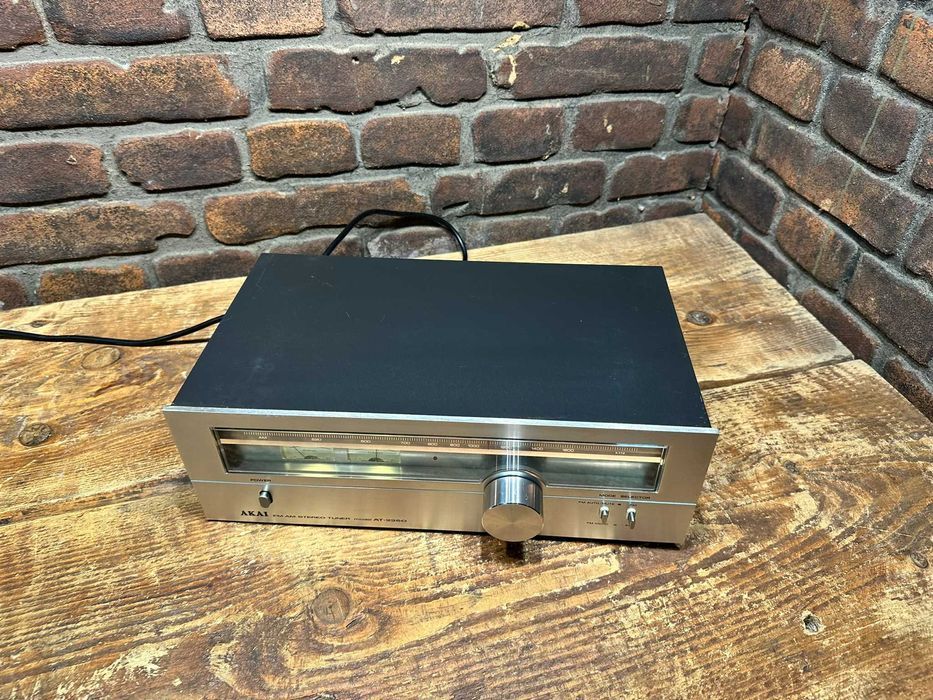 Tuner Radiowy Akai AT-2250