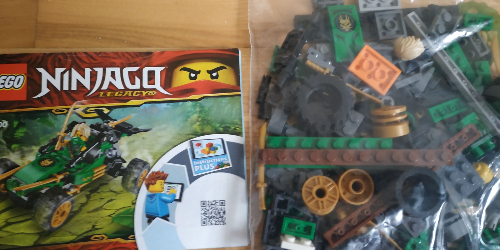 127 elementów LEGO Ninjago 71700 Dżunglowy Ścigacz