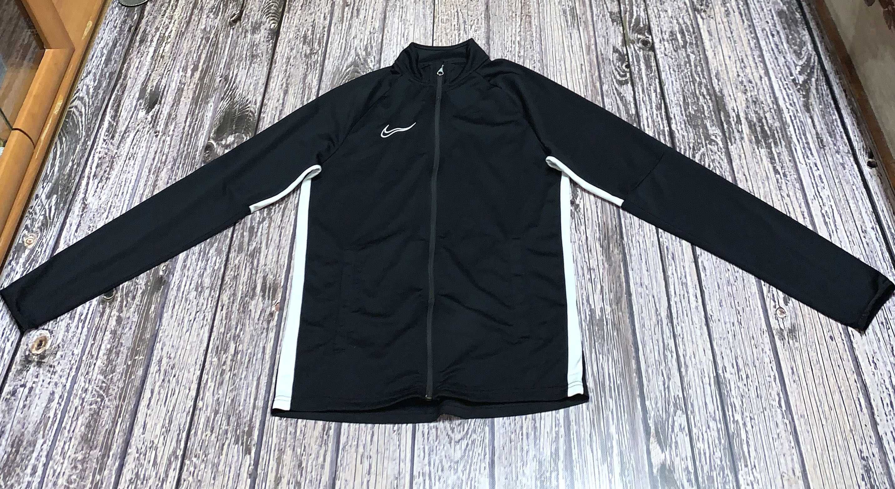 Кофта Nike для мужчины, размер М