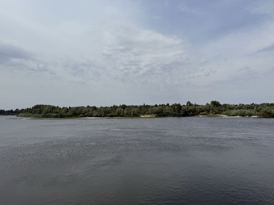 Будинок біля Десни,Зазимʼя,Лівий берег,асфальт,закрита територія