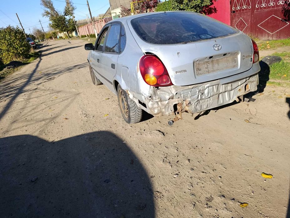 Тойота Королла 98 год 1.6 газ бензин