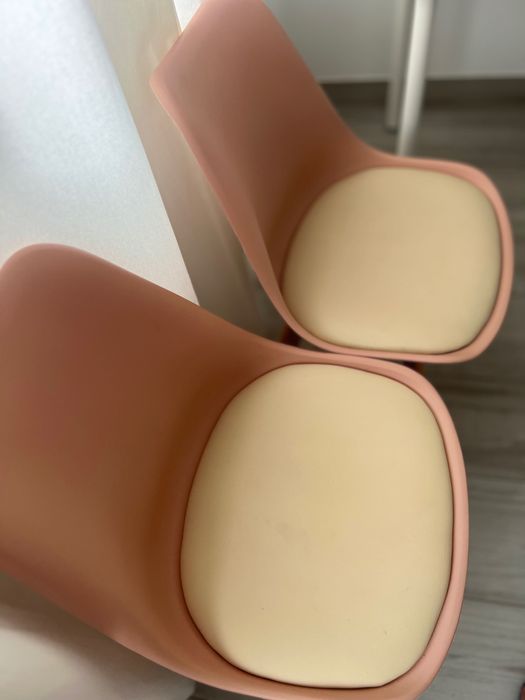 Cadeiras para sala de estética estilo nórdigo