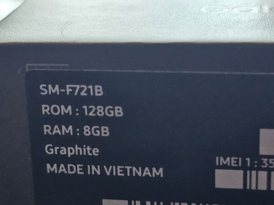 Samsung Flip 4 8/128 GB