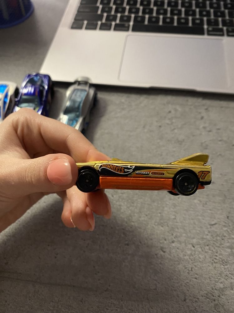 Машинки Hot Wheels