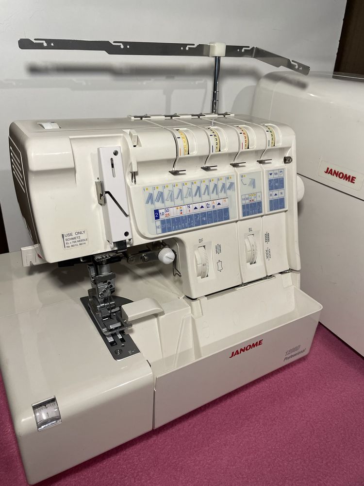 Оверлок коверлок распошивалка Janome 1200D Professional