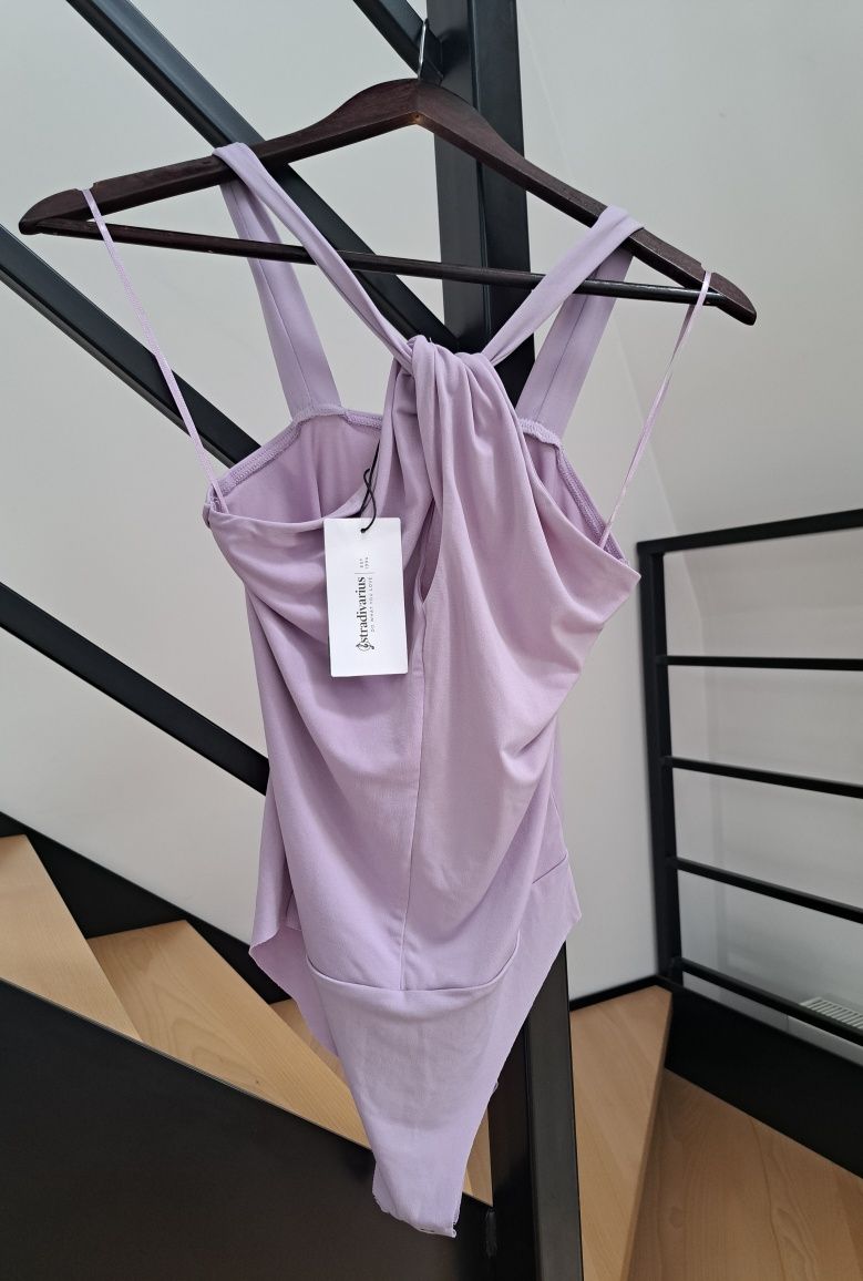 Liliowe body modelujące z wycięciem Stradivarius 38 M