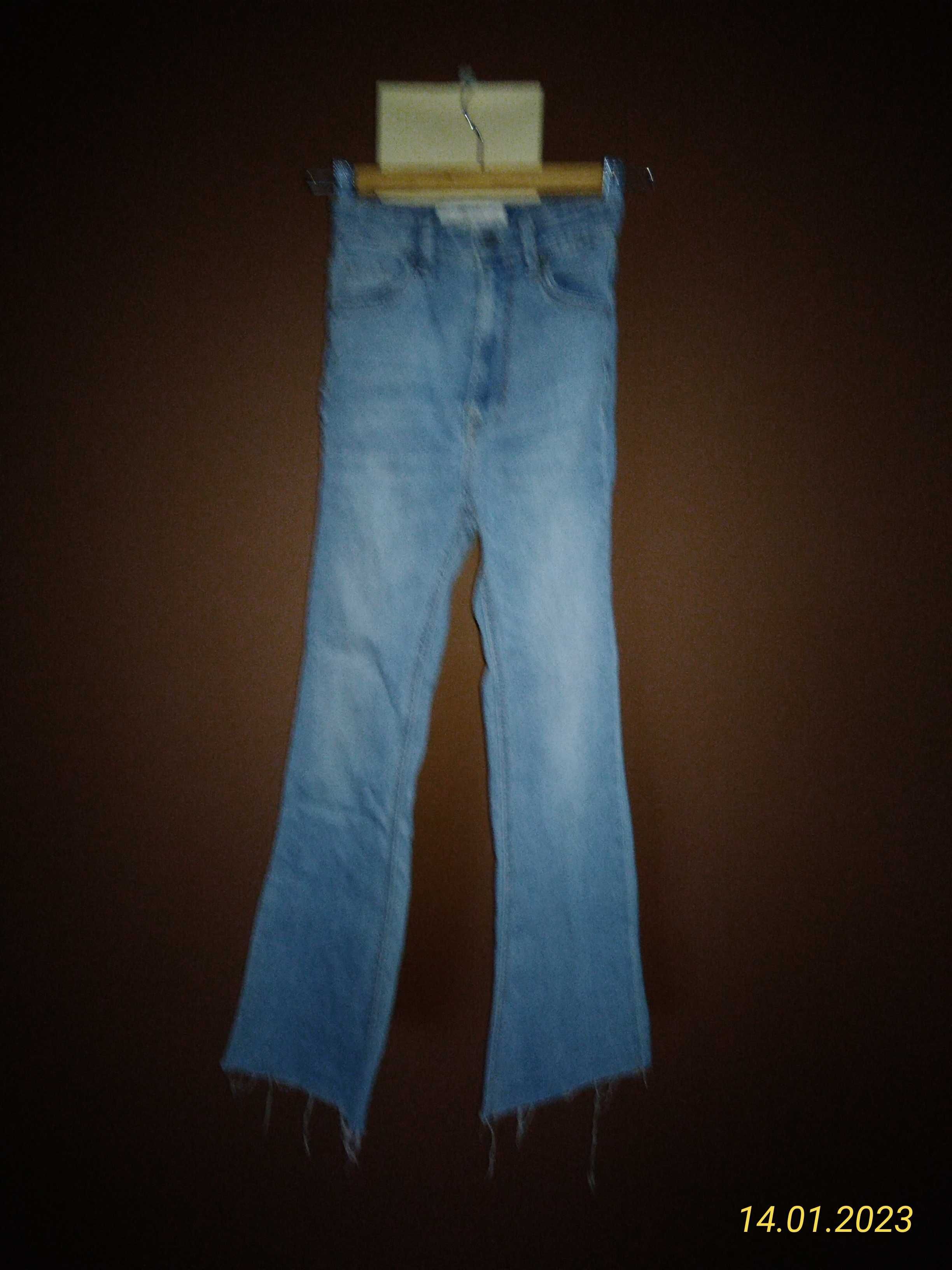 Spodnie Stradivarius 32 jeans dzwony