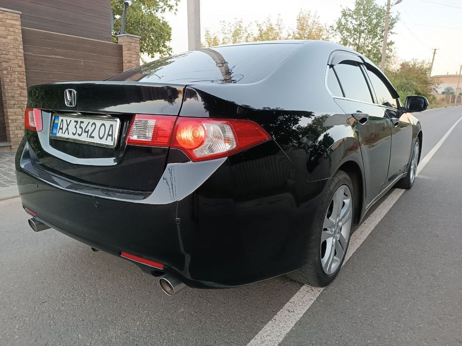 Продам  accord executive advance 2010на газу