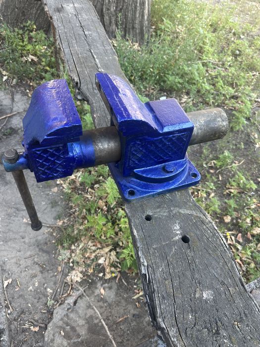 Тиски хозяйственные