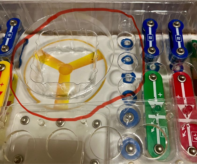 Электронный конструктор Знаток 999 схем