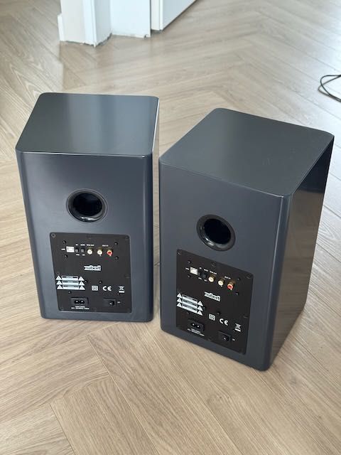 Monitory studyjne Nubert nuPro A-20