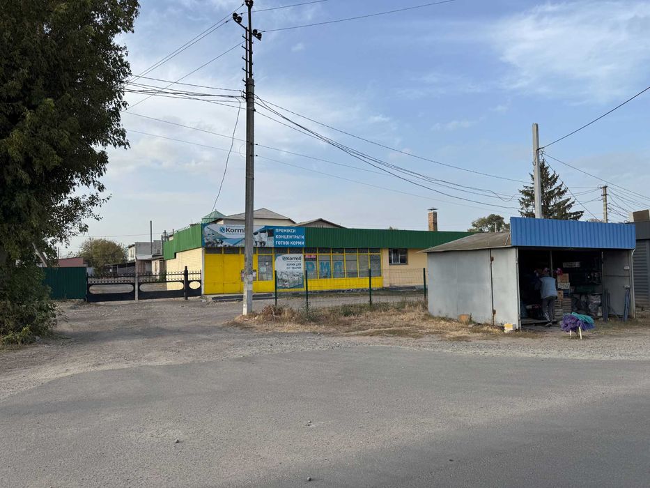 Фасадне приміщення в с. Червона Слобода