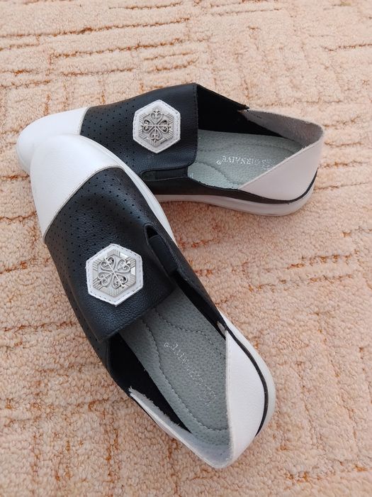 Макасіни, кеди, кросівки