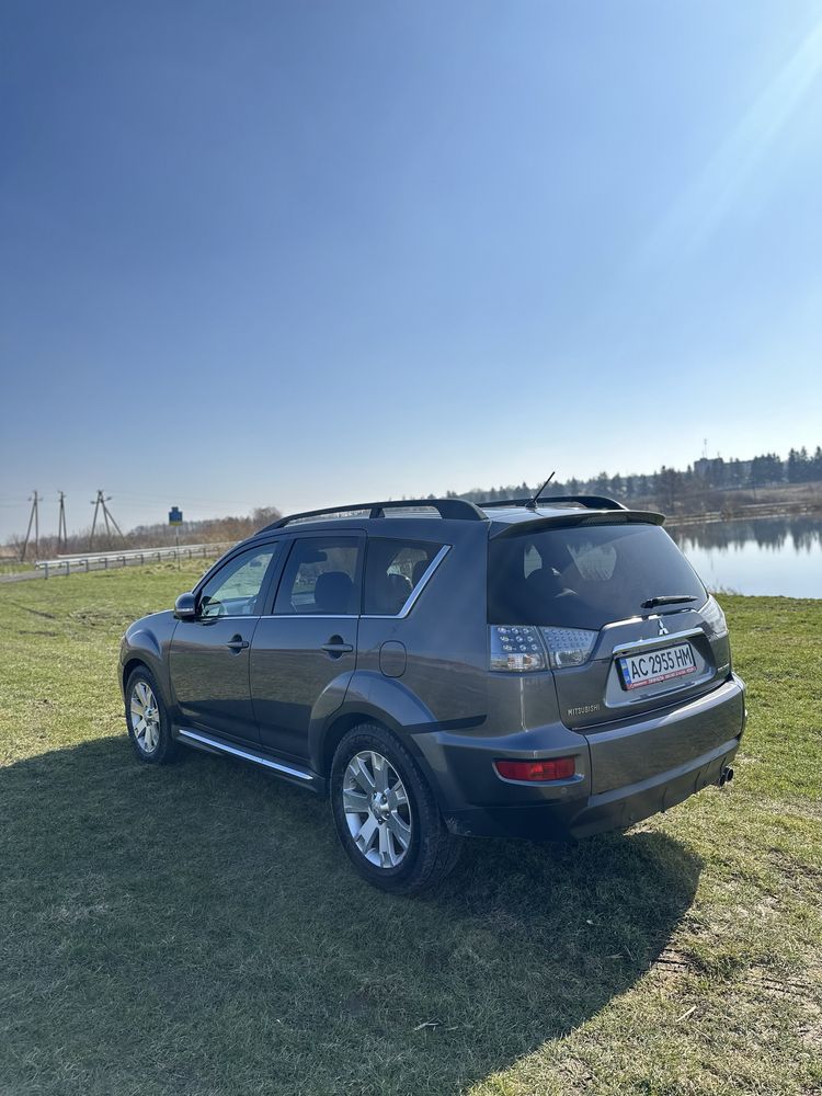 Срочно, Mitsubishi Outlander XL джип 4*4 2011 рік