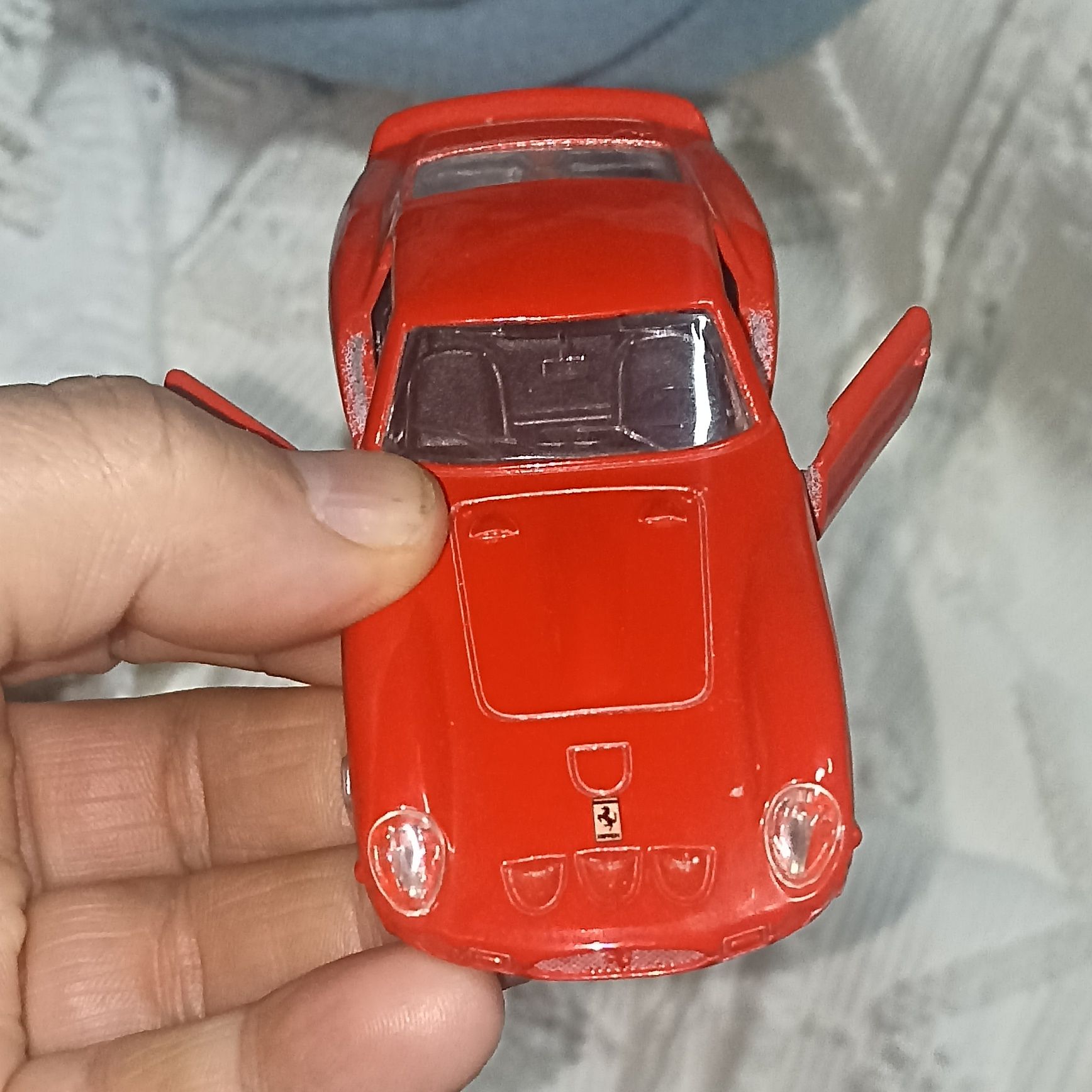Miniatura de Ferrari 250 GTO Maisto Shell escala 1/38