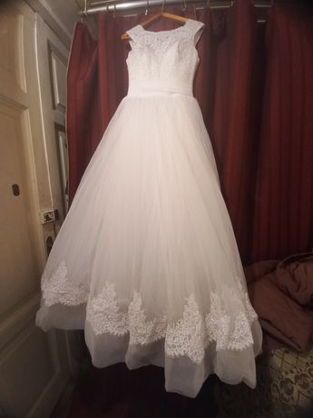Весільна сукня р46