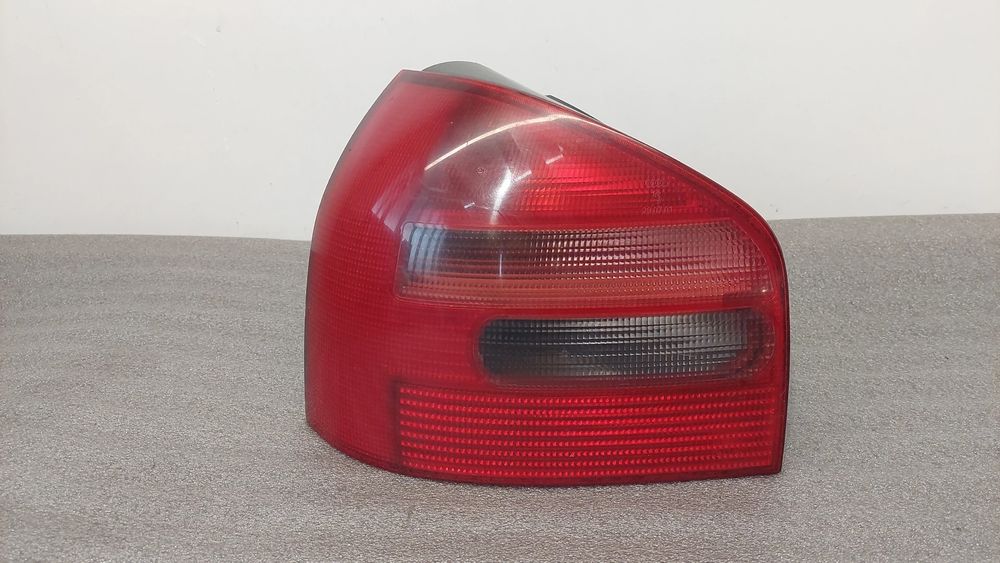 Farolim esquerdo AUDI A3 (8L1)