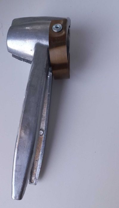 Горіхокол ручний