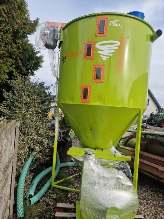 Rozdrabniacz bijakowy mieszalnik pasz śrutownikmłynek do zboża 2 tony