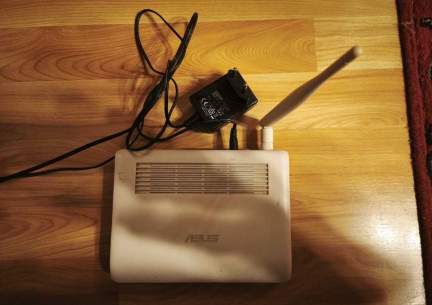 Маршрутизатор роутер WIFI Asus RT-N10U