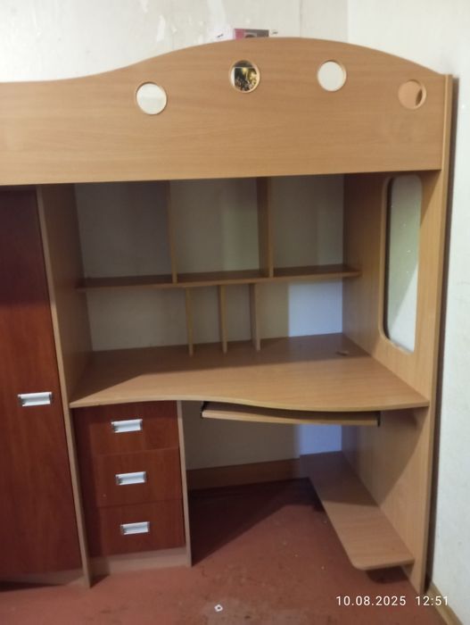 Продам ліжко-горище