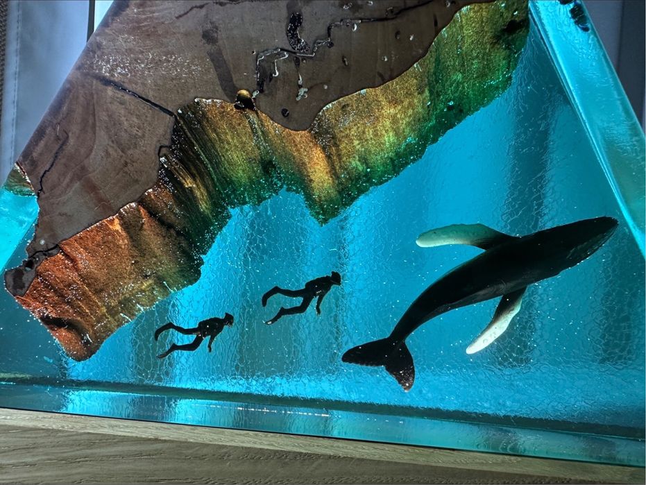 Лампа, нічник з епоксидної смоли та дерева. Подарунок .