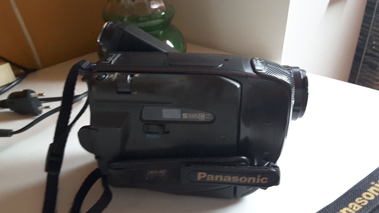 Kamera video Panasonic super vhs model NV-S90