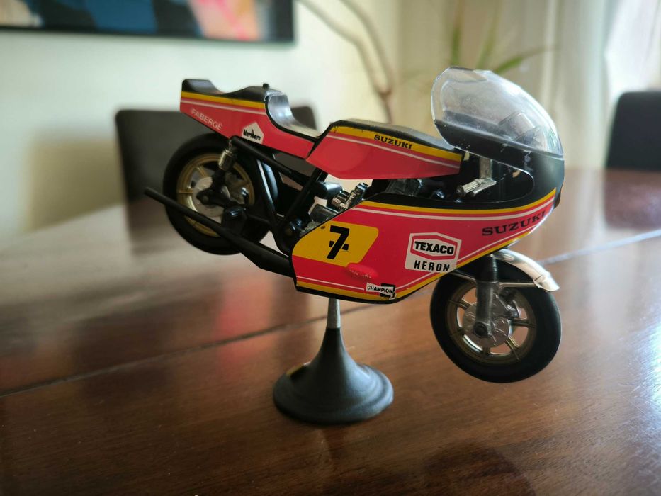 Mota miniatura Susuki 500 (Polistil)