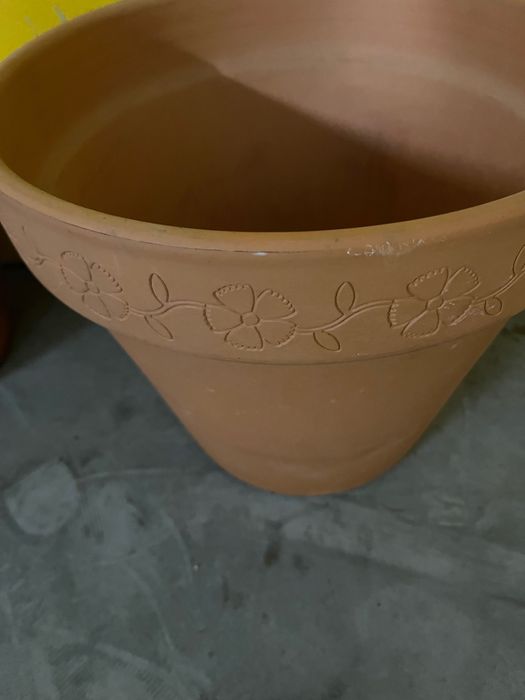 Vasos em barro de vários modelos