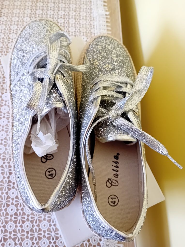 Buty trampki nowe.