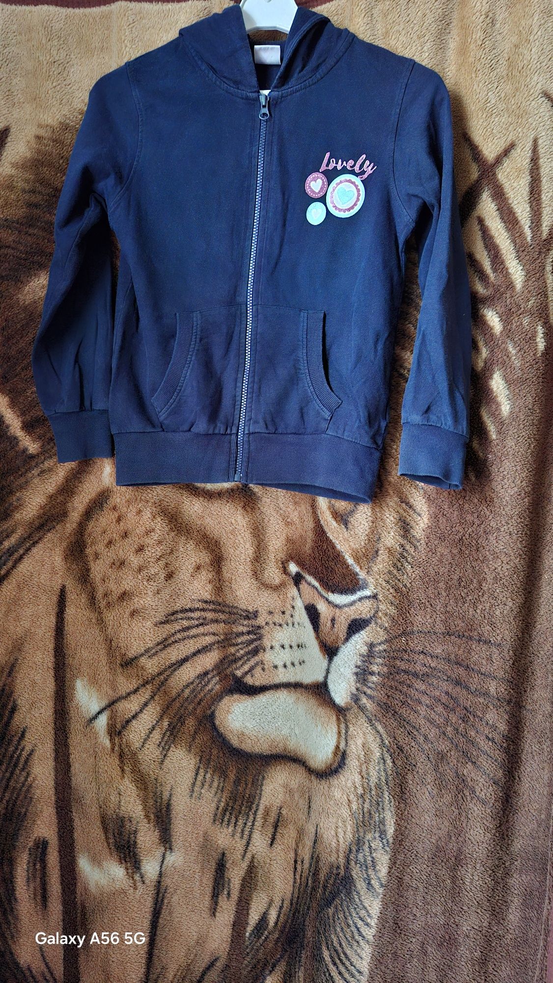 Bluza z kapturem 140.